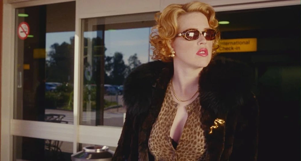 Molly Ringwald en cut-corten