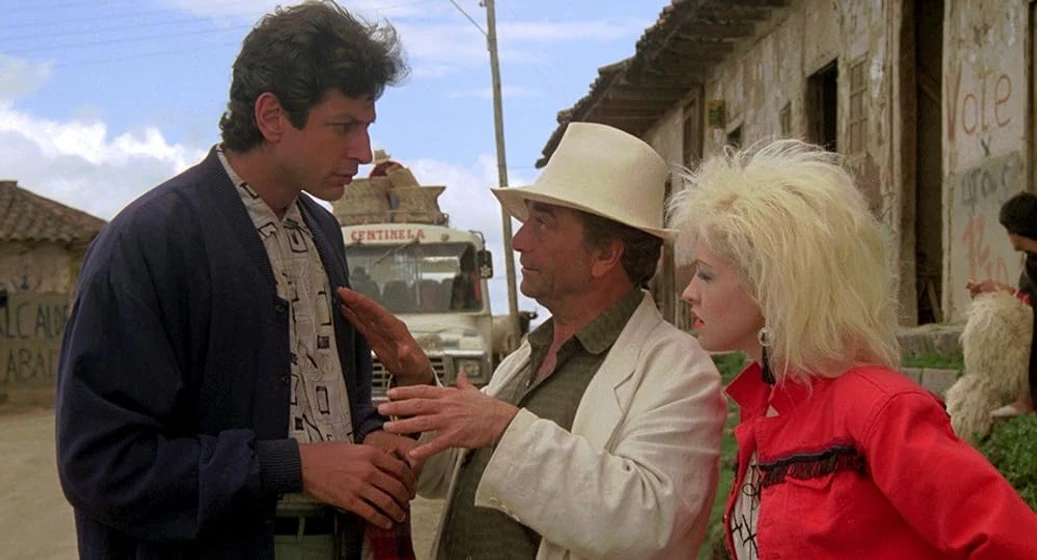 Jeff Goldblum, John Kapelos y Cyndi Lauper en el-misterio-de-la-piramide-de-oro