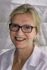 photo of person Elizabeth Strout