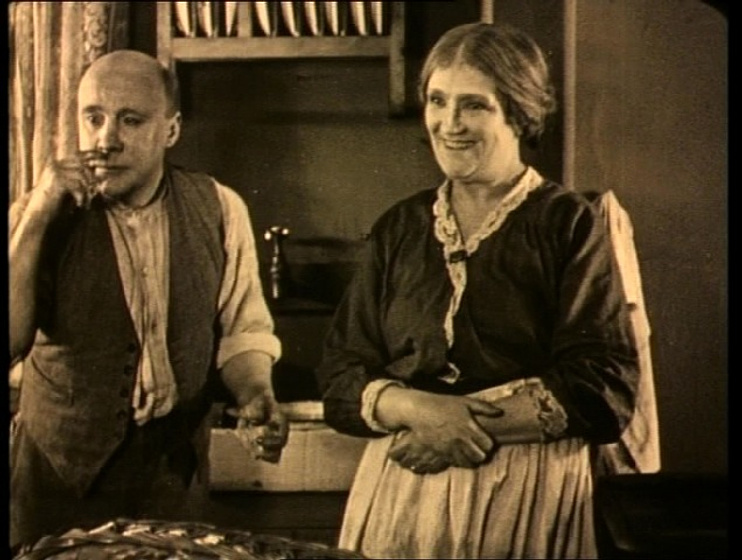 Marie Ault y Arthur Chesney en El Enemigo de las Rubias