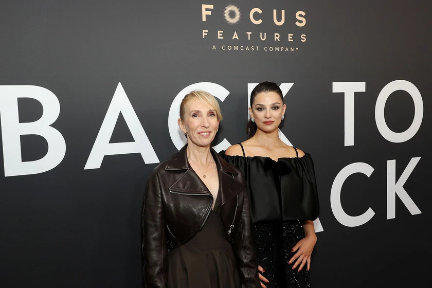 Sam Taylor-Johnson y Marisa Abela en back-to-black (Premiere en New York. Mayo 2024)