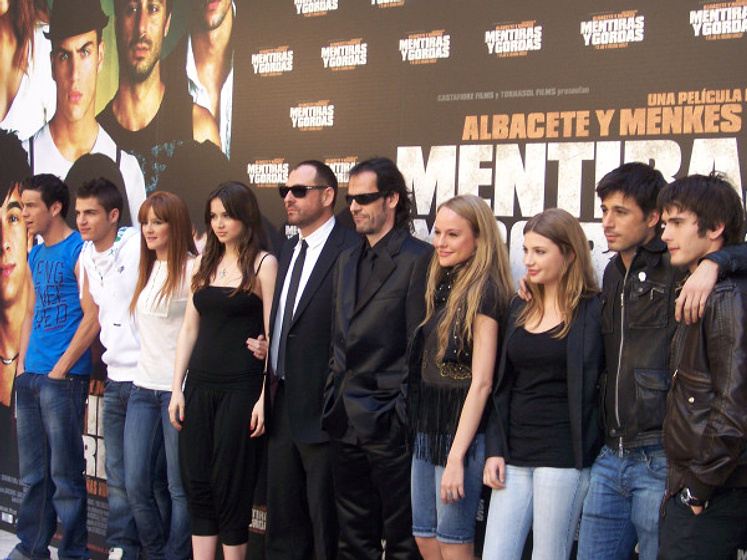 Alfonso Albacete, David Menkes, Ana de Armas, Hugo Silva, Mario Casas, Miriam Giovanelli, Maxi Iglesias, Yon González y Esmeralda Moya en Mentiras y Gordas (Rueda de prensa en Madrid. Marzo 2009)