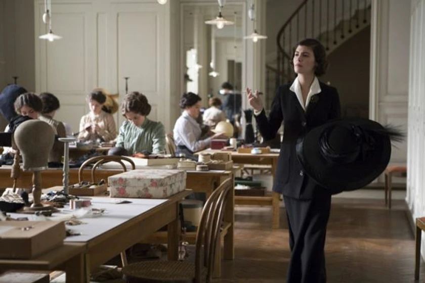 Audrey Tautou en coco-de-la-rebeldia-a-la-leyenda-de-chanel