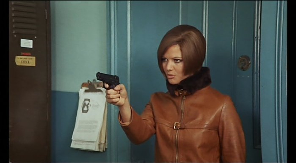 Claudia Cardinale en Guapa, Ardiente y Peligrosa