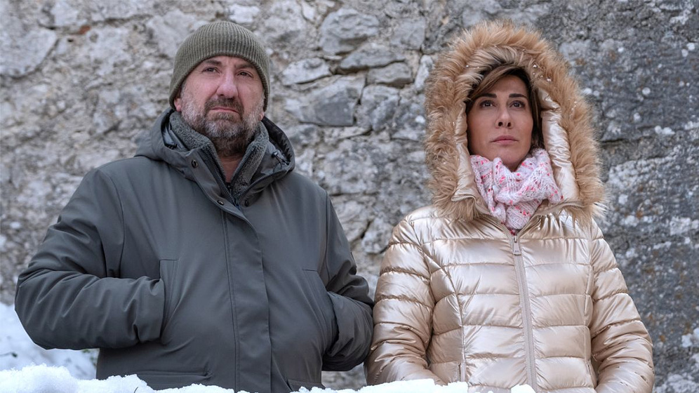 Antonio Albanese y Virginia Raffaele en Bienvenido a la Montaña