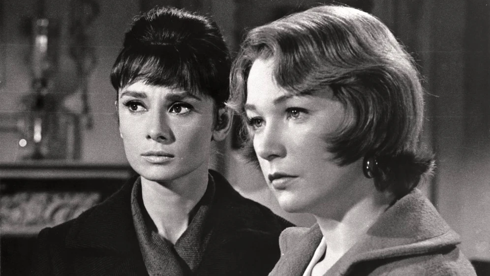 Audrey Hepburn y Shirley MacLaine en la-calumnia