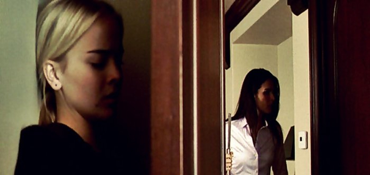 Angie Harmon en Última Sospecha 2 (La Casa de Cristal)