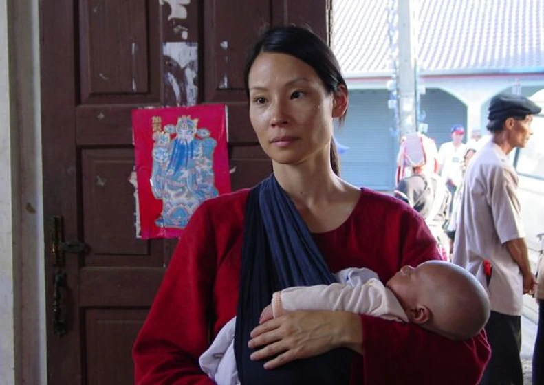 Lucy Liu en 3-agujas