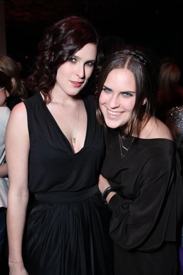 Rumer Willis y Scout Willis en sin-compromiso (Premiere en Los Ángeles. Enero 2011)