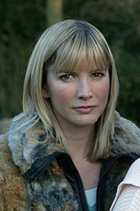 picture of actor Lisa Faulkner