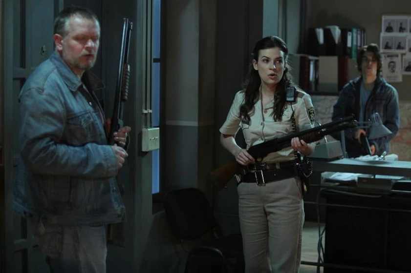 Camilla Arfwedson, Oliver Hoare y Duncan Wisbey en camino-sangriento-5-bloodlines
