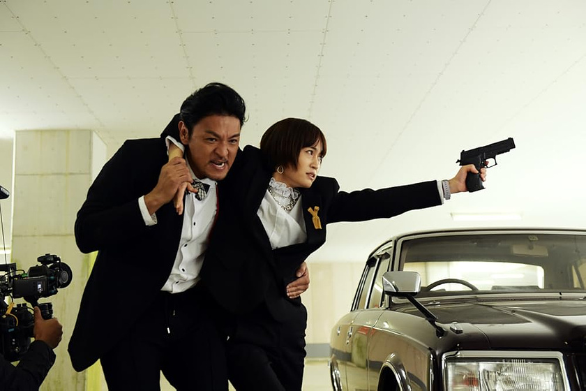Atsuko Maeda y Mondo Otani en Baby Assassins: Nice Days