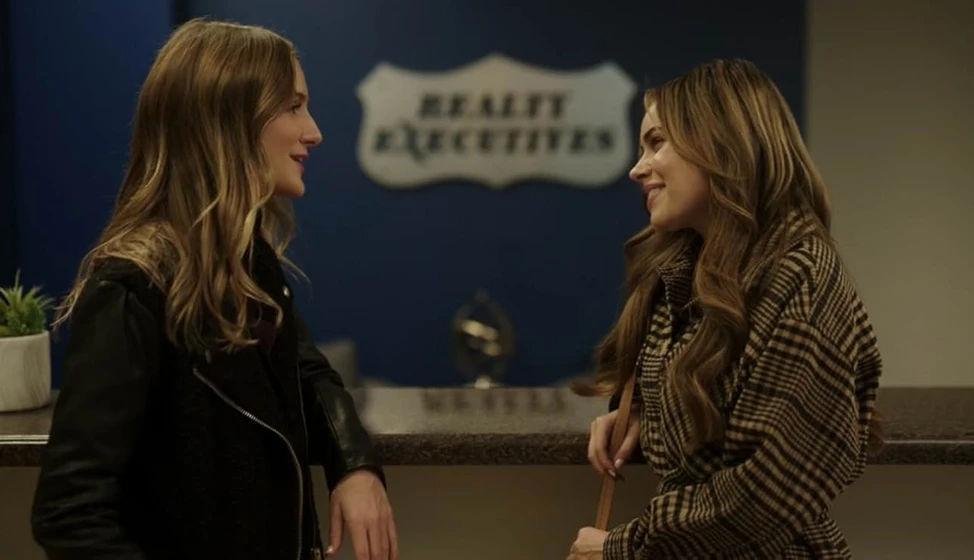 Nicolette Langley y Emary Simon en bajo-su-influencia