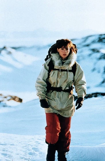 Julia Ormond en smila-misterio-en-la-nieve