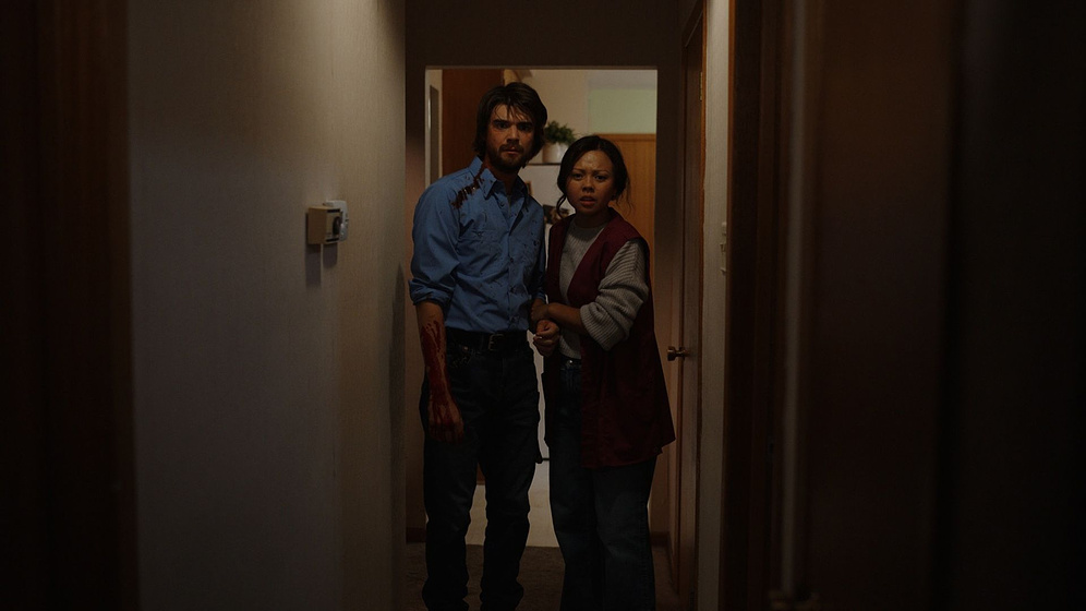 Daniel Doheny y Chelsea Clark en Scared Shitless