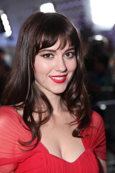 Mary Elizabeth Winstead en la-cosa-2011 (Premiere en Los Angeles. Octubre 2011)