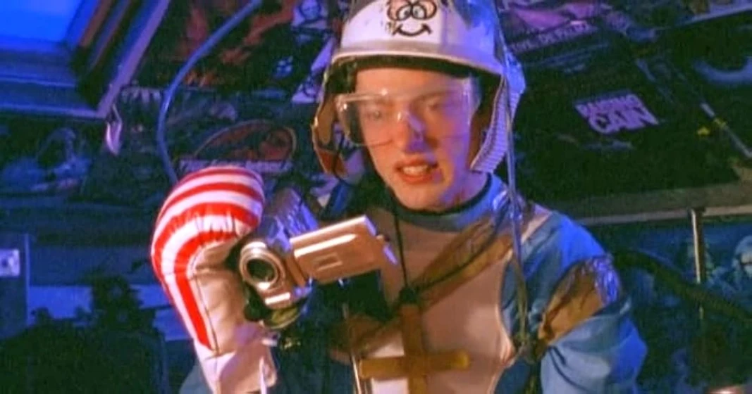 James Heathcote en freak-out-2004