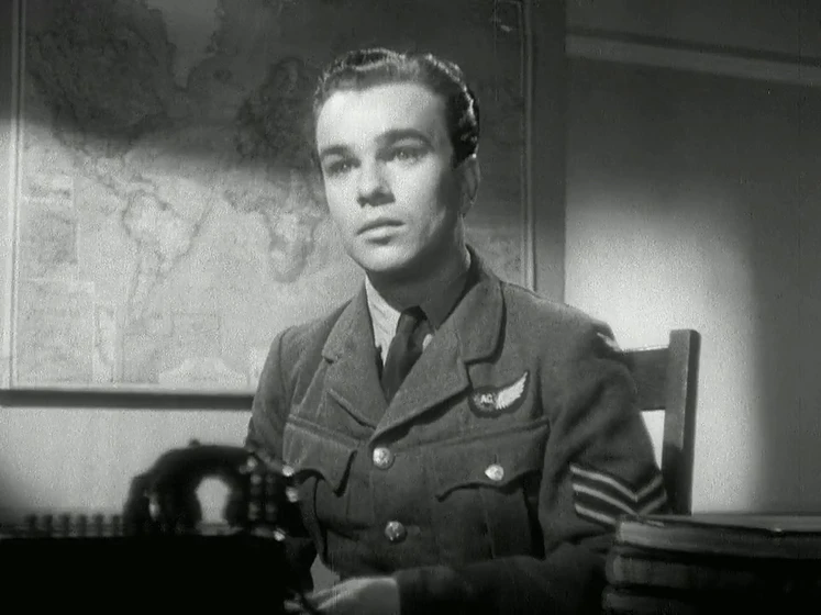 John Blythe en bon-voyage-6ed9455c-915c-4b1b-bbf8-6a8f3b99ebc0