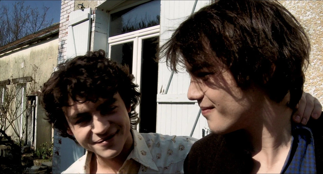 Pierre Perrier y Nathan Duval en sexual-chronicles-of-a-french-family