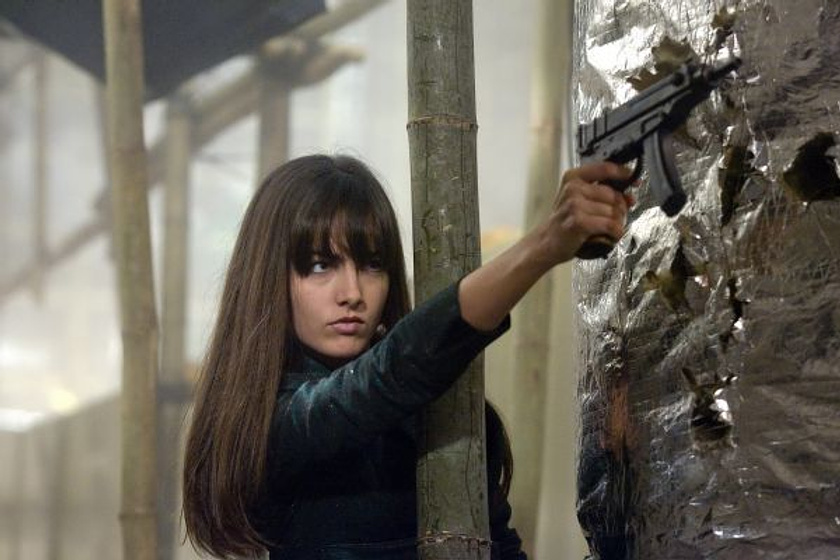 Camilla Belle en Push