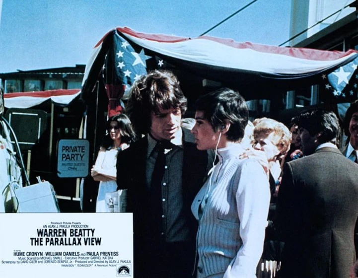 Warren Beatty y Paula Prentiss en el-ultimo-testigo (Fotograma inglés)