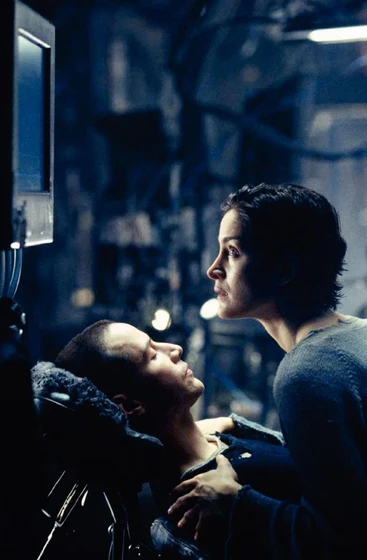 Keanu Reeves y Carrie-Anne Moss en matrix