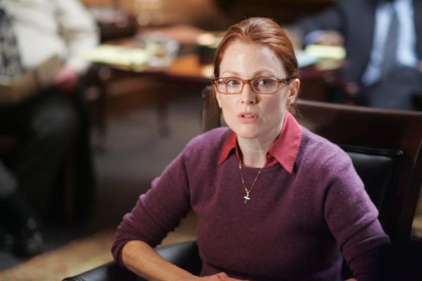 Julianne Moore en la-sombra-de-los-otros