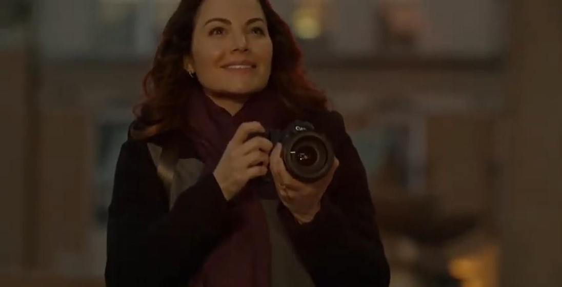 Erica Durance en Un Refugio por Navidad