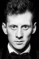 picture of actor Dmytro Vivchariuk