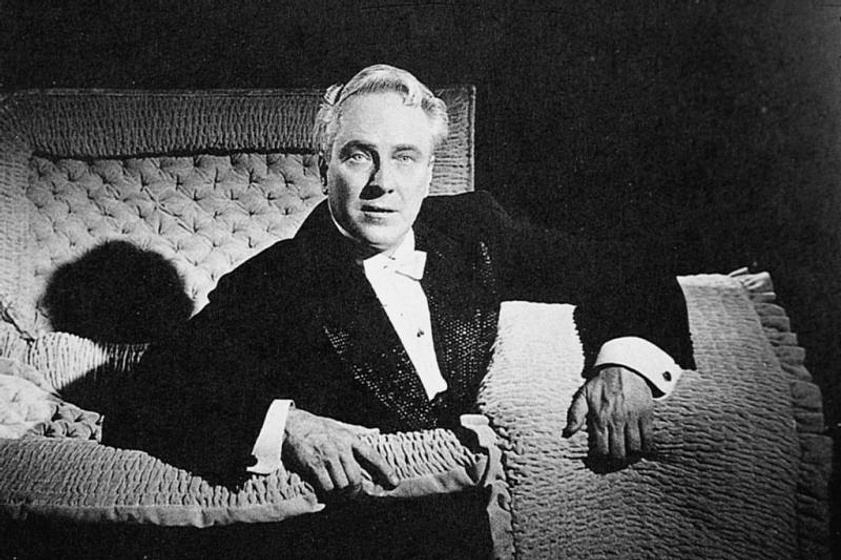 Criswell en Plan 9 from Outer Space
