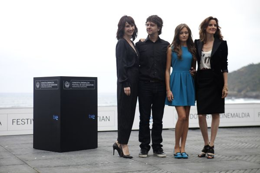 Juan Carlos Fresnadillo, Pilar López de Ayala, Carice van Houten y Ella Purnell en Intruders (Photocall en San Sebastian. Septiembre 2011)