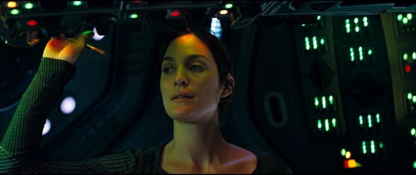 Carrie-Anne Moss en Planeta Rojo