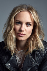 picture of actor Danielle Savre