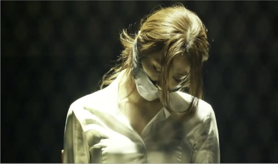 Jo Yoon-hee en the-con-artists