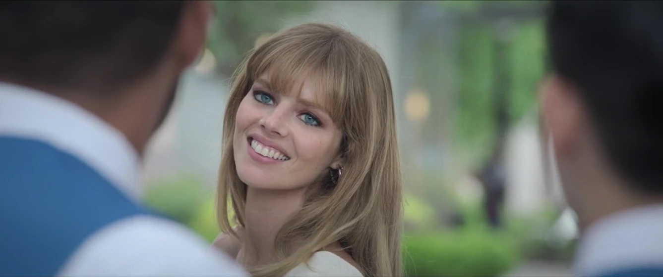 Samara Weaving en el-aparcacoches