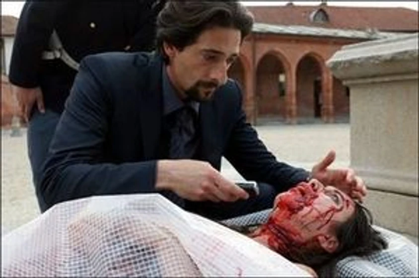 Adrien Brody en giallo