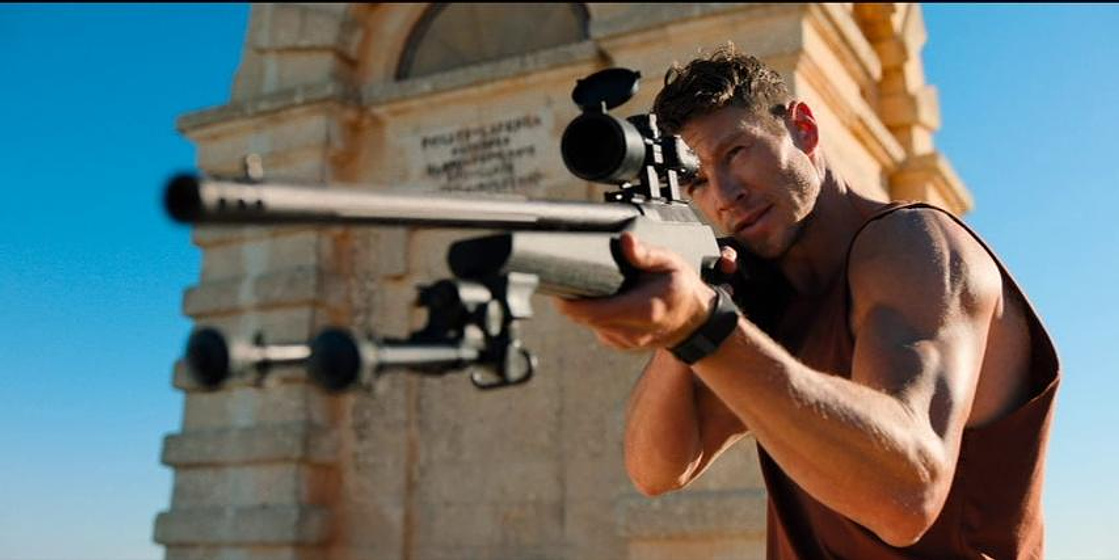 Chad Michael Collins en sniper-e-i-r-g-equipo-de-inteligencia-y-respuesta-global