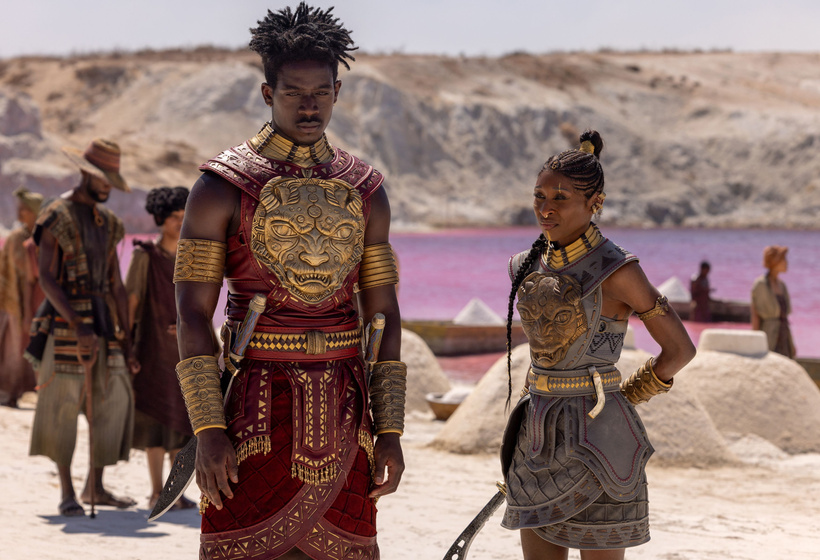 Damson Idris y Cynthia Erivo en hijos-de-sangre-y-hueso