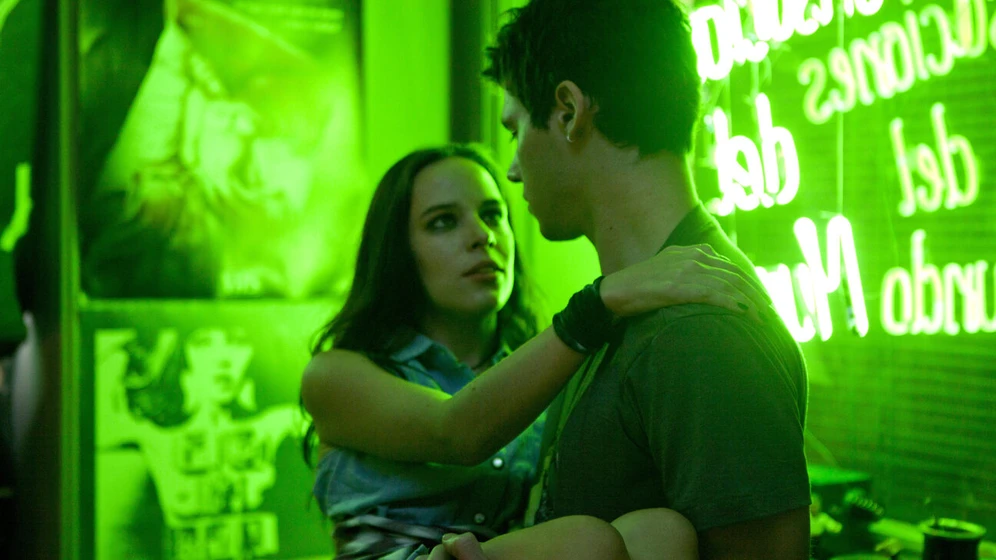 Pedro Campos y Luciana Echeverría en videoclub