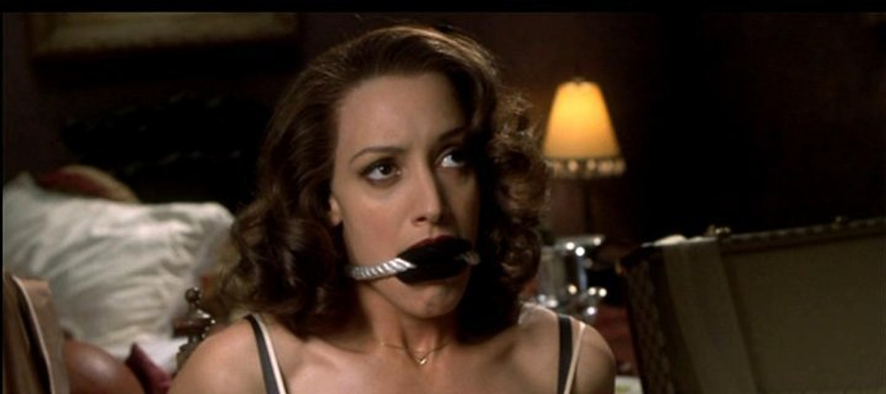 Jennifer Beals en Four Rooms