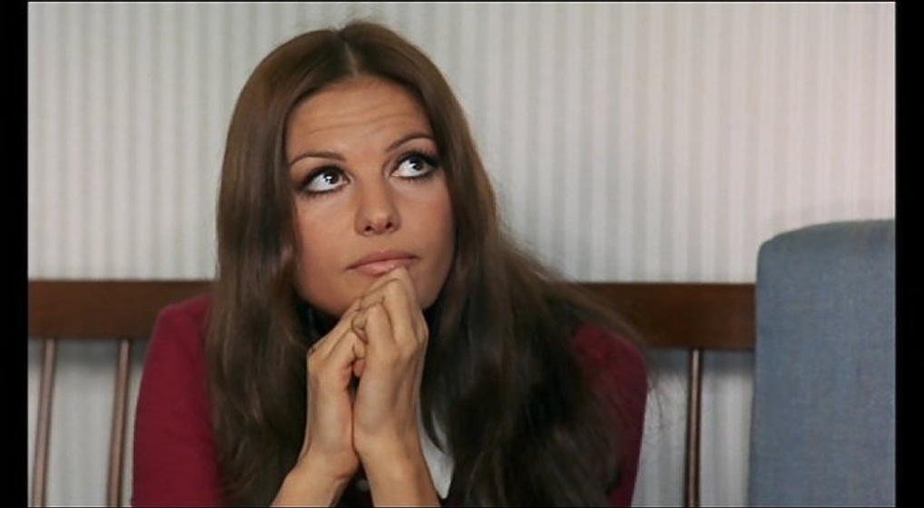 Claudia Cardinale en Guapa, Ardiente y Peligrosa