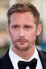 photo of person Alexander Skarsgård