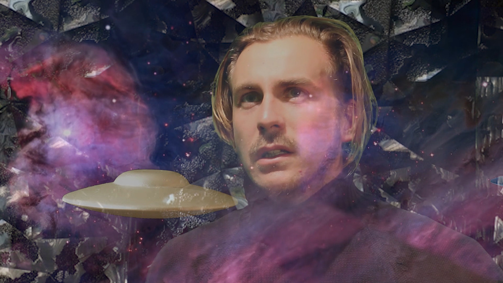 Imagen de el-hijo-del-hombre-perseguido-por-un-o-v-n-i