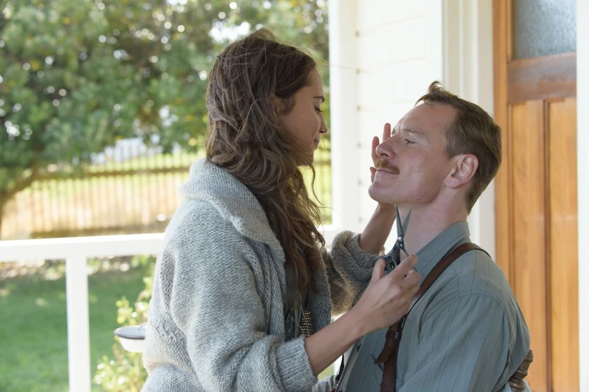 Michael Fassbender y Alicia Vikander en la-luz-entre-los-oceanos