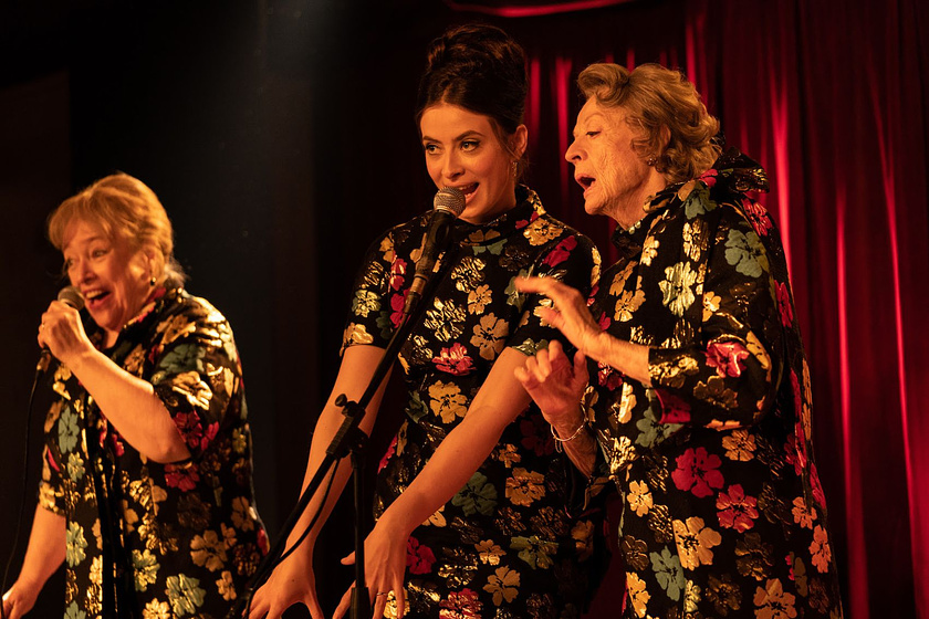 Kathy Bates, Maggie Smith y Agnes O'Casey en El Club de los Milagros
