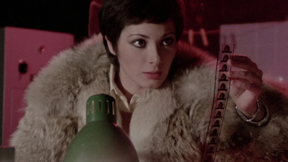 Edwige Fenech en desnuda-ante-el-asesino