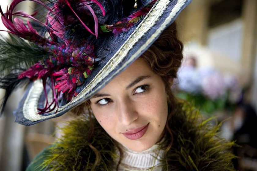 Louise Bourgoin en Adele y el misterio de la momia