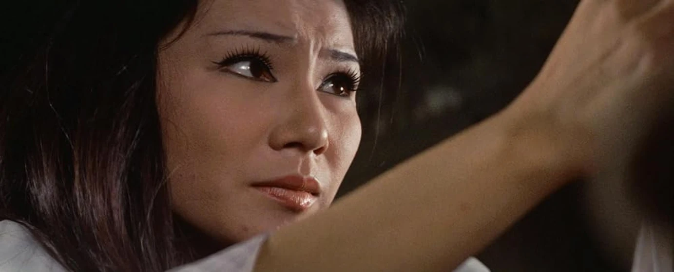 Naomi Tani en una-esposa-sacrificada