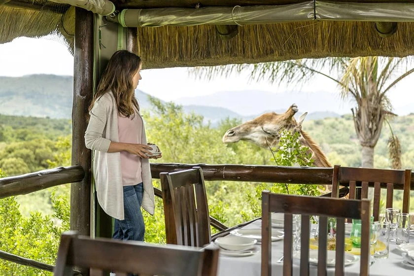 Lacey Chabert en un-romance-de-safari