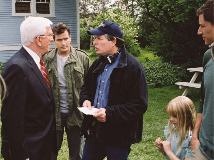 Leslie Nielsen y Charlie Sheen en Scary Movie 3